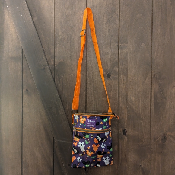 🎃Loungefly Spooky Mickey Treats Crossbody 🎃 - Picture 2 of 4